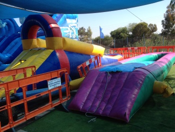 מתנפחים בדג על הכפר- אתר לגדול